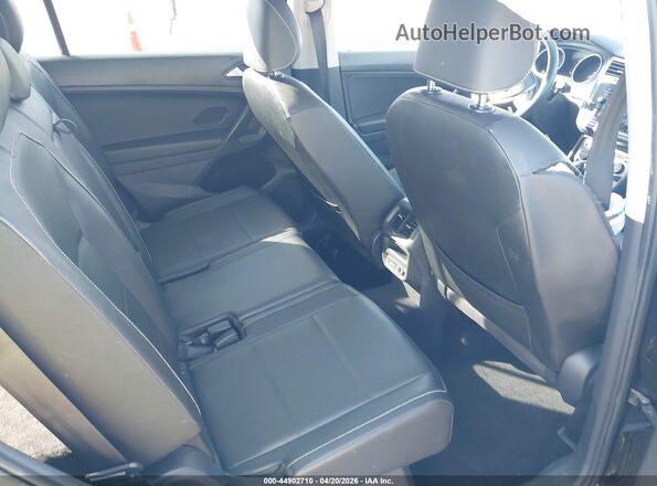 3VV3B7AX2MM080644 2021 VOLKSWAGEN TIGUAN Black VIN sticker view