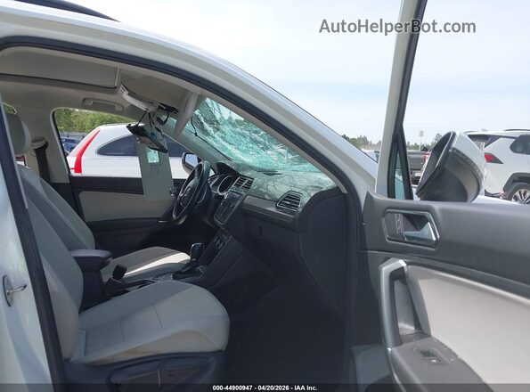 3VV3B7AX3JM161647 2018 VOLKSWAGEN TIGUAN Белый 