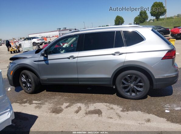 3VV3B7AX3NM080685 2022 VOLKSWAGEN TIGUAN Silver Vista interior de 360 grados