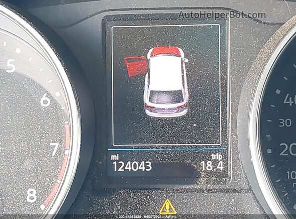 3VV3B7AX5JM179907 2018 VOLKSWAGEN TIGUAN Black 