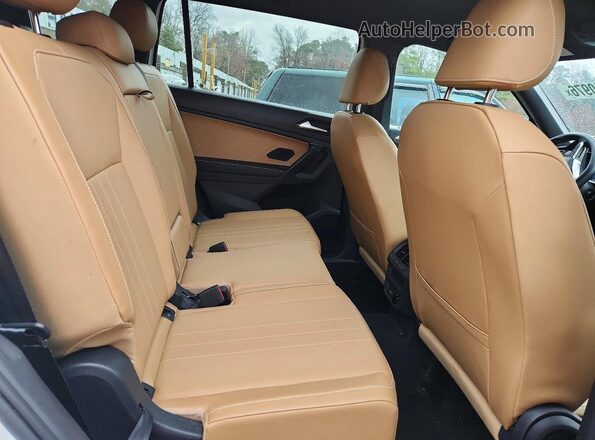 3VV3B7AX6PM123242 2023 VOLKSWAGEN TIGUAN White Vista interior trasera