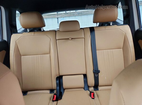 3VV3B7AX6PM123242 2023 VOLKSWAGEN TIGUAN White Vista de los asientos traseros