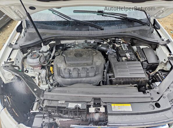 3VV3B7AX6PM123242 2023 VOLKSWAGEN TIGUAN White Vista del compartimento del motor