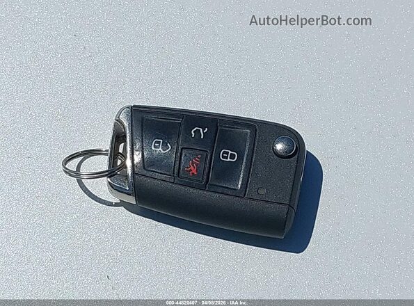 3VV3B7AX7LM167776 2020 VOLKSWAGEN TIGUAN Silver Widok deski rozdzielczej