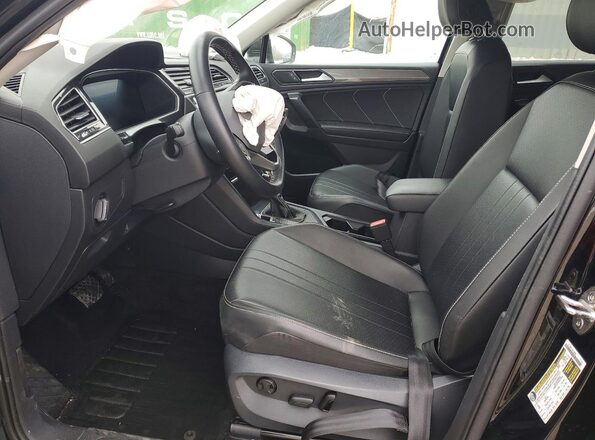 3VV3B7AX8RM127912 2024 VOLKSWAGEN TIGUAN Черный Вид салона спереди