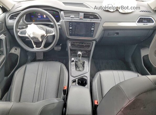 3VV3B7AX8RM127912 2024 VOLKSWAGEN TIGUAN Черный Вид панели приборов