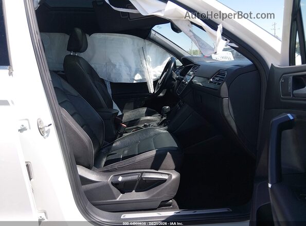 3VV4B7AX2LM034461 2020 VOLKSWAGEN TIGUAN White Вид салону спереду