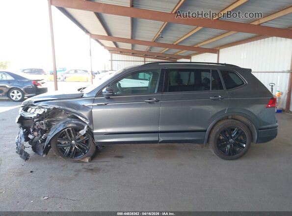 3VV8B7AX1NM102964 2022 VOLKSWAGEN TIGUAN Серый Панорамный вид салона 360°