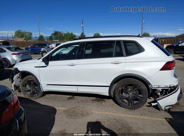 3VV8B7AX4RM230217 2024 VOLKSWAGEN TIGUAN White Widok wnętrza 360 stopni