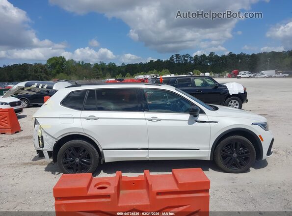 3VV8B7AX6NM067984 2022 VOLKSWAGEN TIGUAN White სალონის 360-გრადუსიანი ხედი