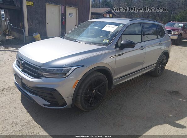 3VV8B7AX7PM032857 2023 VOLKSWAGEN TIGUAN Серебряный Передняя левая четверть
