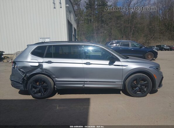3VV8B7AX7PM032857 2023 VOLKSWAGEN TIGUAN Серебряный Вид задней части салона