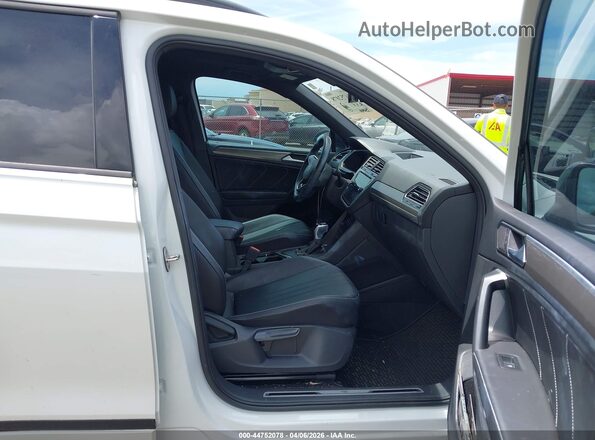 3VVCB7AX0PM137363 2023 VOLKSWAGEN TIGUAN White Widok wnętrza z przodu