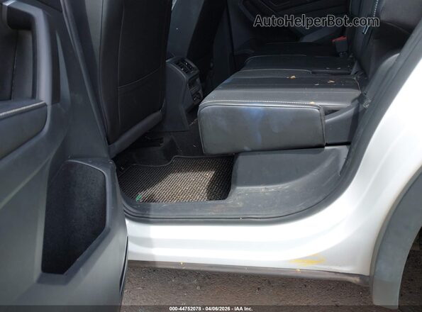 3VVCB7AX0PM137363 2023 VOLKSWAGEN TIGUAN White Widok wnętrza 360 stopni
