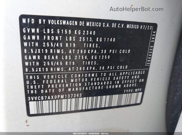 3VVCB7AX0PM137363 2023 VOLKSWAGEN TIGUAN White Widok komory silnika