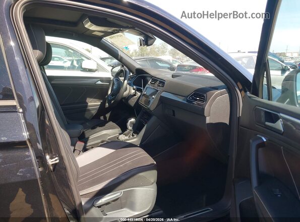 3VVCB7AX3RM194109 2024 VOLKSWAGEN TIGUAN Черный Вид салона спереди