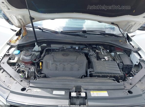 3VVCB7AX7NM006573 2022 VOLKSWAGEN TIGUAN White Rear view