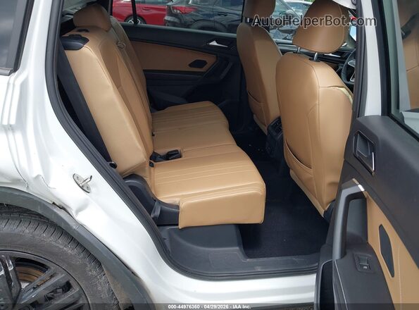 3VVCB7AX7NM006573 2022 VOLKSWAGEN TIGUAN White VIN sticker view