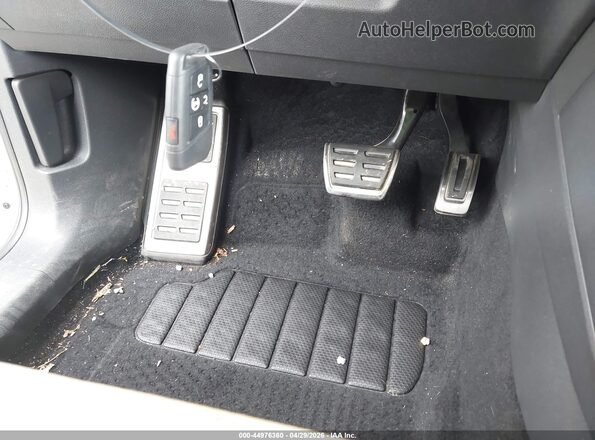 3VVCB7AX7NM006573 2022 VOLKSWAGEN TIGUAN White Dashboard view