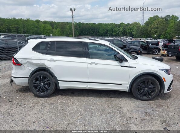 3VVCB7AX7NM006573 2022 VOLKSWAGEN TIGUAN White Rear interior view