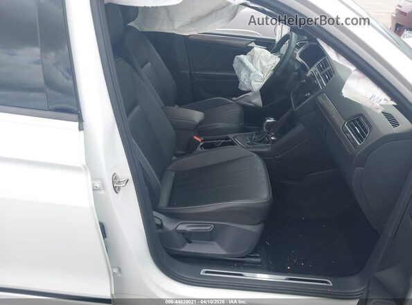 3VVCB7AX8NM036245 2022 VOLKSWAGEN TIGUAN White Вид салону спереду