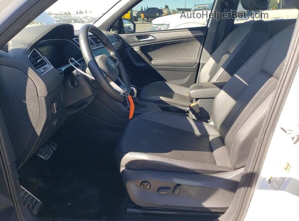 3VVCB7AX8PM041755 2023 VOLKSWAGEN TIGUAN White წინა სალონის ხედი