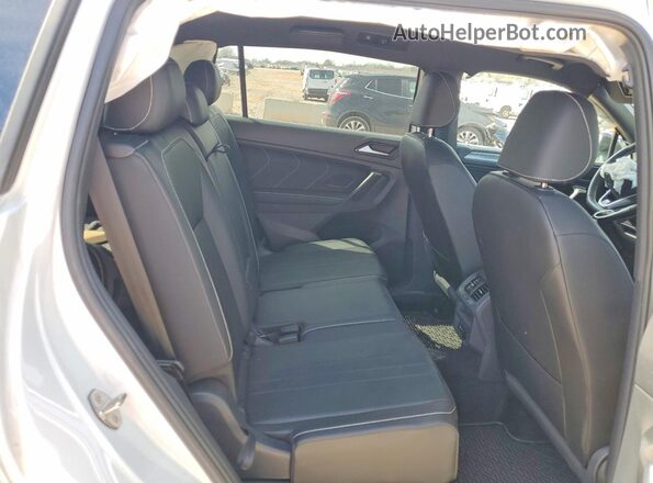 3VVCB7AX8PM092706 2023 VOLKSWAGEN TIGUAN White Вид задньої частини салону