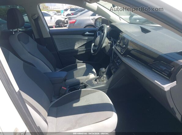 3VVCX7B28NM009356 2022 VOLKSWAGEN TAOS Белый Вид салона спереди