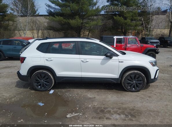 3VVCX7B29PM370498 2023 VOLKSWAGEN TAOS White Սալոնի հետևի տեսք