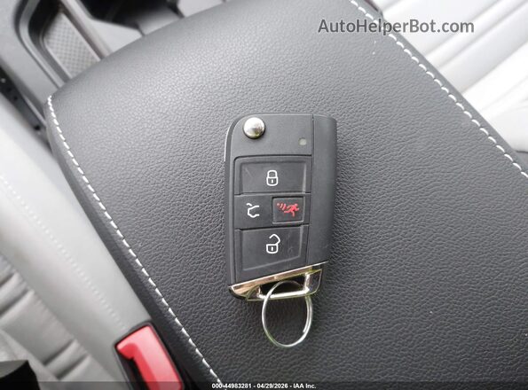 3VVFB7AX3RM031327 2024 VOLKSWAGEN TIGUAN White Vista del salpicadero