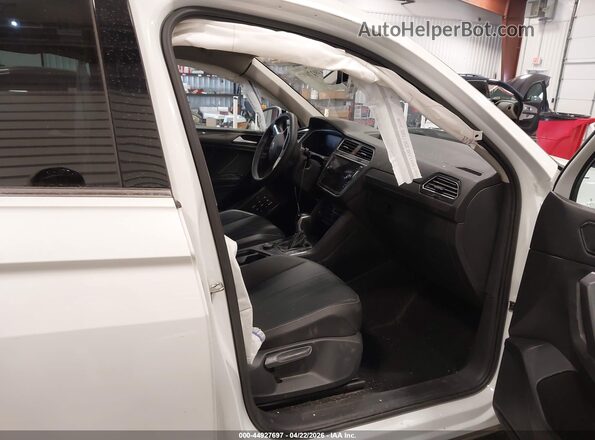 3VVMB7AX4PM130789 2023 VOLKSWAGEN TIGUAN White Widok wnętrza z przodu