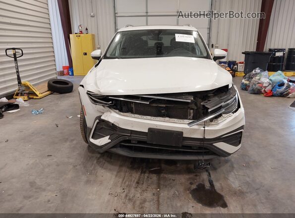 3VVMB7AX4PM130789 2023 VOLKSWAGEN TIGUAN White Widok z przodu