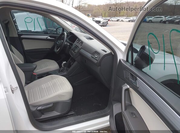 3VVRB7AX1PM042921 2023 VOLKSWAGEN TIGUAN White Front interior view