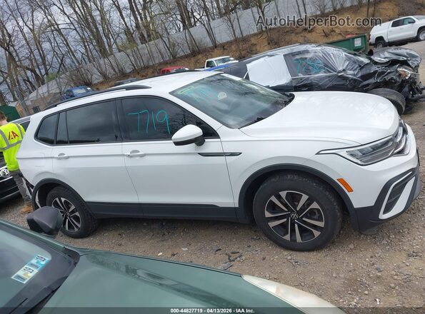 3VVRB7AX1PM042921 2023 VOLKSWAGEN TIGUAN White 360 interior view