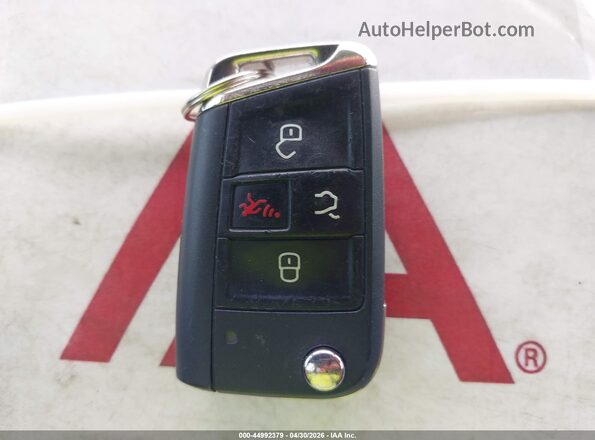 3VVRB7AX1RM225755 2024 VOLKSWAGEN TIGUAN White Vista del salpicadero