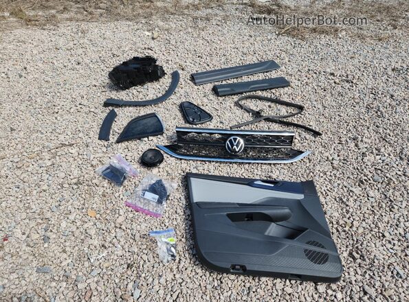3VVUX7B21RM038899 2024 VOLKSWAGEN TAOS Red VIN կոդի պիտակի տեսք