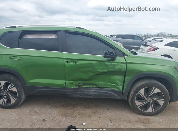 3VVVC7B23SM076303 2025 VOLKSWAGEN TAOS Green Вид спереду