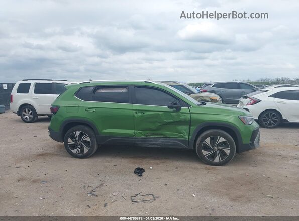 3VVVC7B23SM076303 2025 VOLKSWAGEN TAOS Green Вид задньої частини салону