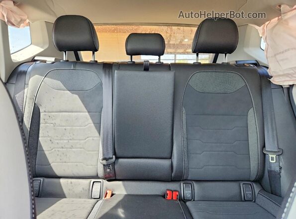 3VVVC7B24TM000574 2026 VOLKSWAGEN TAOS Silver Vista de los asientos traseros
