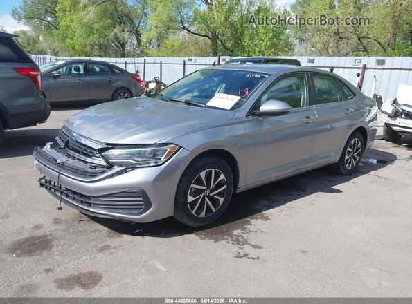 3VW5M7BU6RM080558 2024 VOLKSWAGEN JETTA Silver Przód lewy