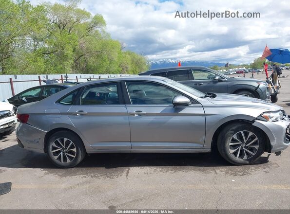 3VW5M7BU6RM080558 2024 VOLKSWAGEN JETTA Silver Widok wnętrza z tyłu
