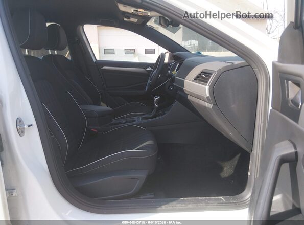 3VWAM7BU0RM093899 2024 VOLKSWAGEN JETTA White Vista interior delantera