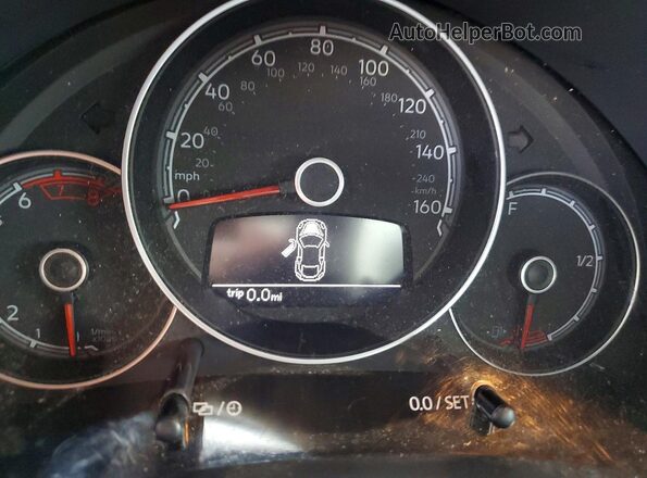 3VWF17ATXHM611264 2017 VOLKSWAGEN BEETLE Красный Вид щитка приборов