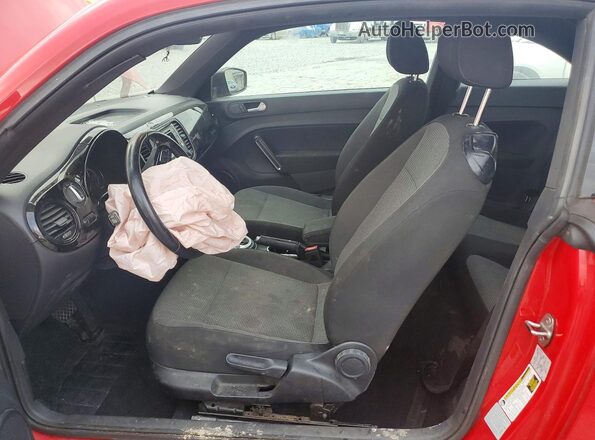 3VWF17ATXHM611264 2017 VOLKSWAGEN BEETLE Красный Вид салона спереди