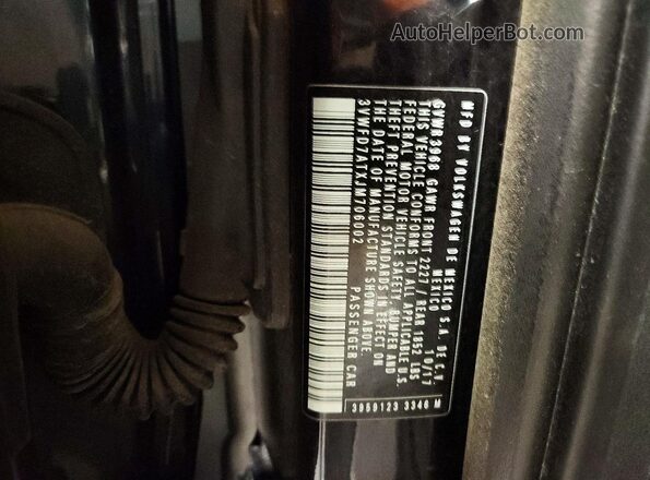 3VWFD7ATXJM706002 2018 VOLKSWAGEN BEETLE Black Engine compartment view