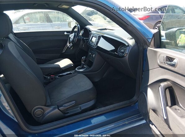3VWFD7ATXJM716660 2018 VOLKSWAGEN BEETLE Blue Front interior view
