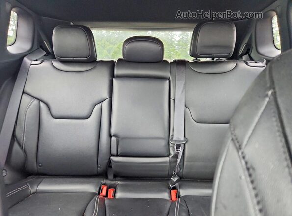 3C4NJDCN1ST579300 2025 JEEP COMPASS Black Հետևի նստատեղերի տեսք