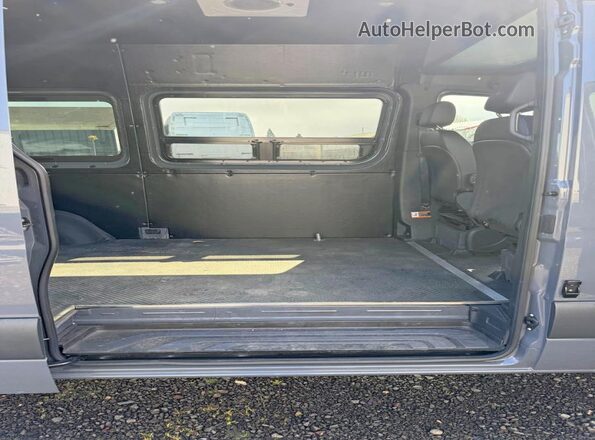 W1W4NBVYXST212908 2025 MERCEDES-BENZ SPRINTER Blue Սալոնի դիմացի տեսք