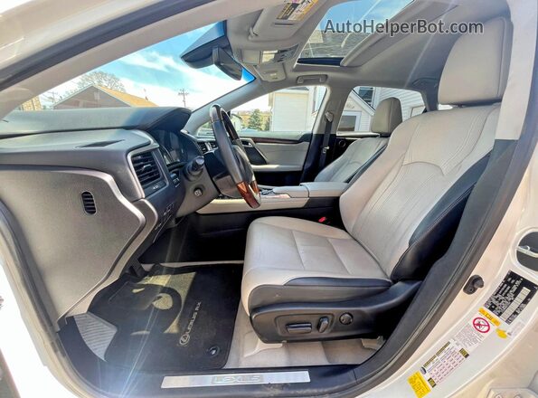 2T2ZZMCA4KC131431 2019 LEXUS RX 350 White ხელსაწყოთა პანელის ხედი