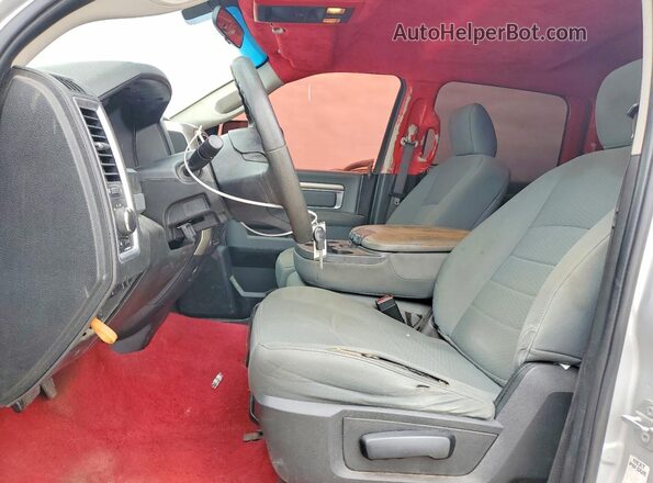 1C6RR7TT9KS510745 2019 RAM 1500 Серый Вид панели приборов